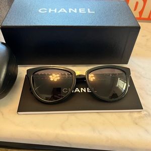 AUTHENTIC CHANEL black/gold chain sunglasses